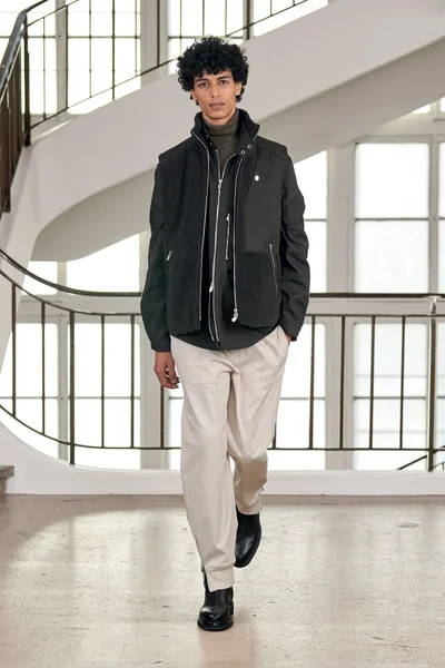 Look 8